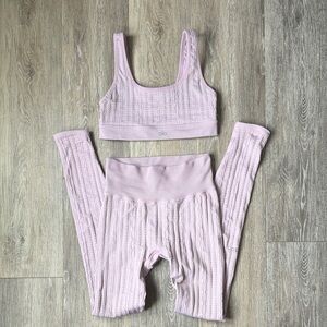 ALO Yoga Bra & Legging Set